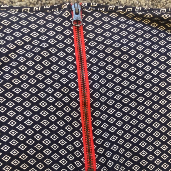 A Pea in the Pod Midi Dress. - Picture 6 of 7